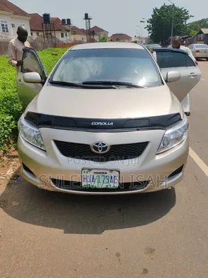 Toyota Corolla 2010 Gold