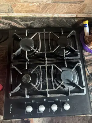 Maxi 60 by 60 4 Burner Cabinet Gas Cooker