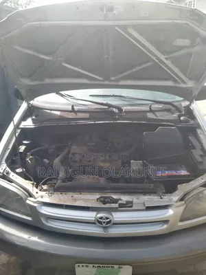 Toyota Sienna 2000 Silver