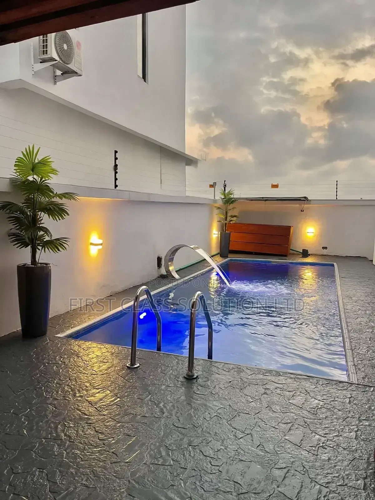 Luxury 6-Bedroom Duplex Lekki