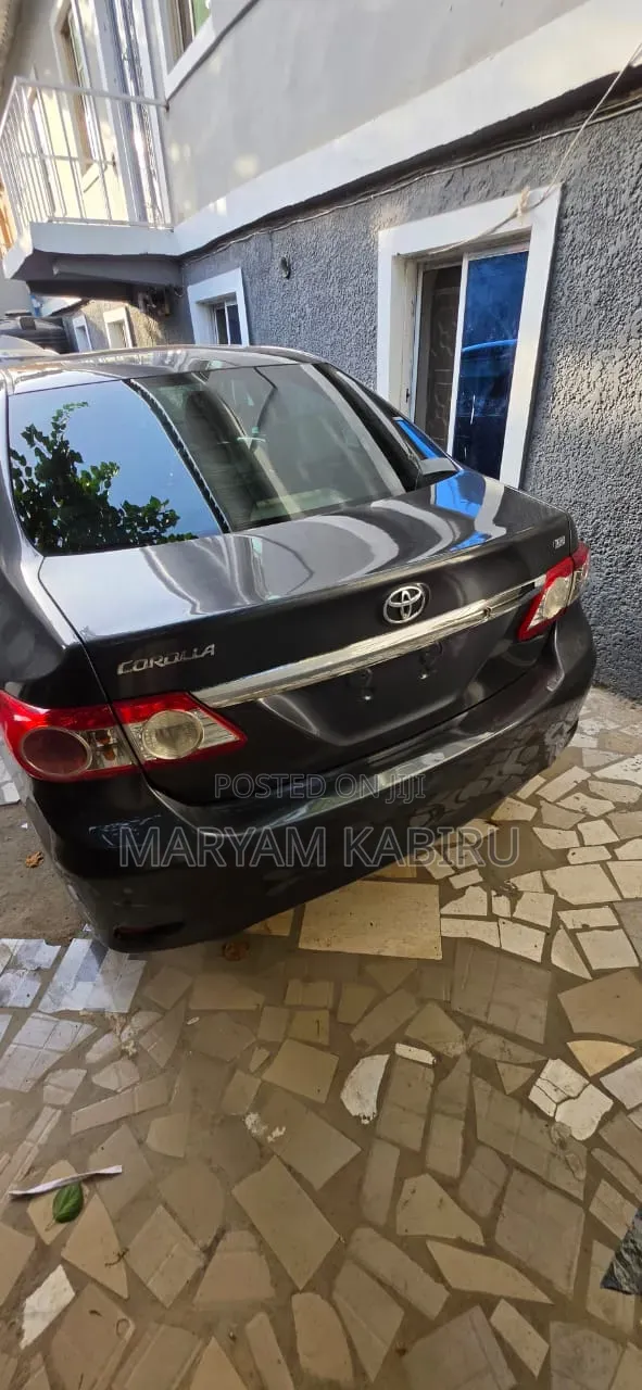 Toyota Corolla 2012 Gray