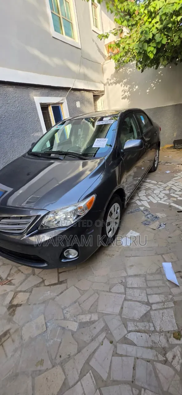 Toyota Corolla 2012 Gray