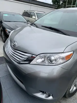 Toyota Sienna LE 7 Passenger Mobility 2012 Gray