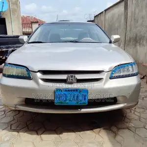 Honda Accord 2000 Silver
