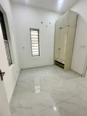 1bdrm Shared Apartment in Canal West, Lekki Phase 2 for rent