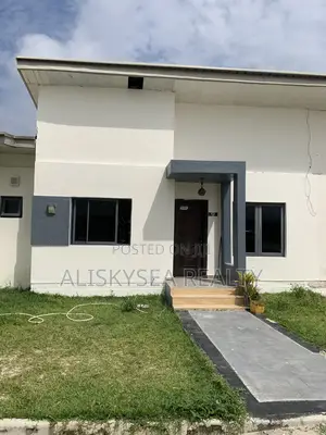 2bdrm Bungalow in Beechwood Park, Lakowe for sale