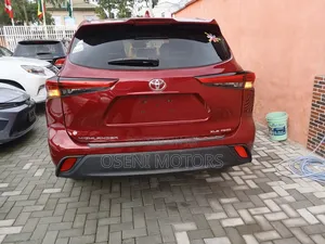 Toyota Highlander 2022 Red
