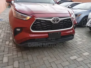 Toyota Highlander 2022 Red