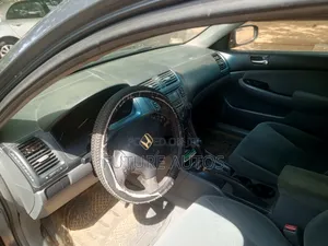 Honda Accord 2005 Gray