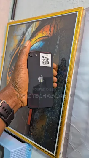 Apple iPhone SE (2020) 64 GB Black