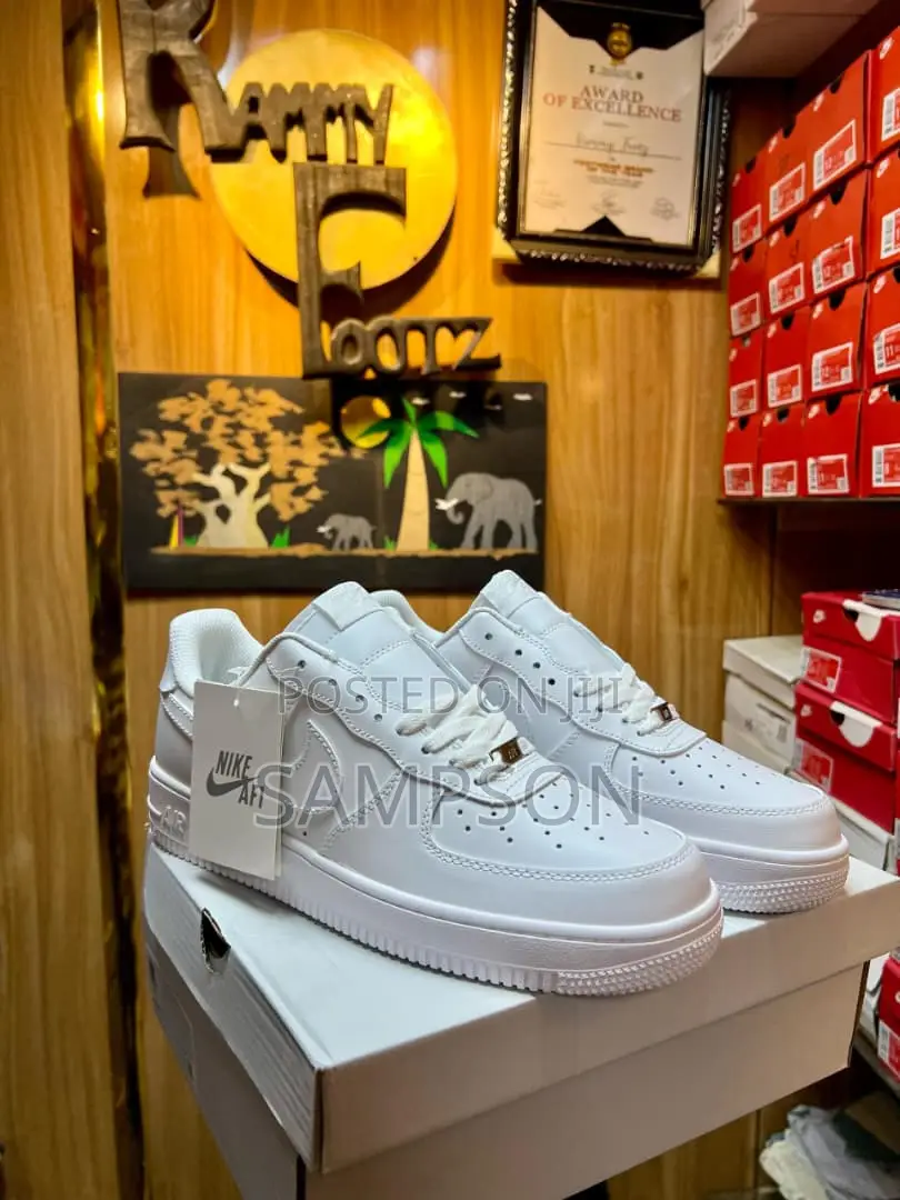 Nike Airforce1 “Plain White “