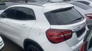 Mercedes-Benz GLA 250 2018 White