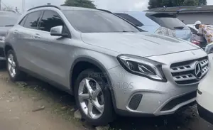 Mercedes-Benz GLA 250 2018 Silver