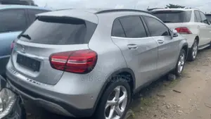 Mercedes-Benz GLA 250 2018 Silver