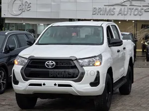 New Toyota Hilux 2025 White