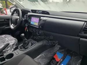 New Toyota Hilux 2025 White