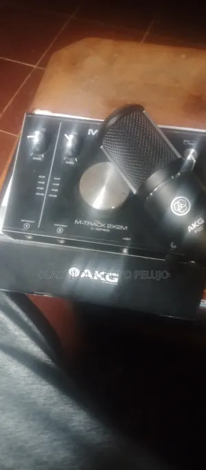 Maudio 2i2 Soundcard and Akg Microphone in Good Condition.Tested .
