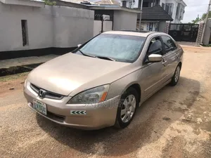 Honda Accord 2005 Gold