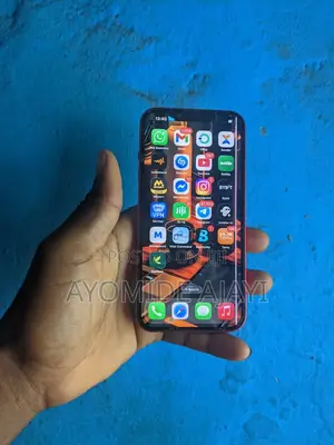 Apple iPhone 13 128 GB Red