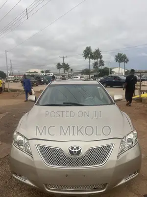 Toyota Camry LE 4dr Sedan (2.4L 4cyl 5A) 2009 Gold