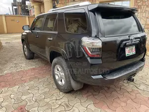 Toyota 4-Runner SR5 4dr SUV 4WD (4.0L 6cyl 5A) 2015 Black
