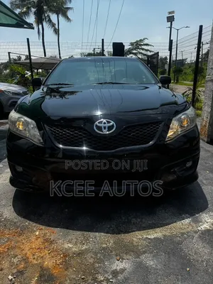 Toyota Camry SE 4dr Sedan (2.5L 4cyl 6AM) 2010 Black