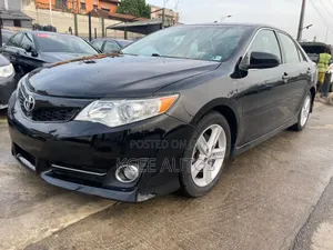 Toyota Camry SE 4dr Sedan (2.5L 4cyl 6A) 2013 Black