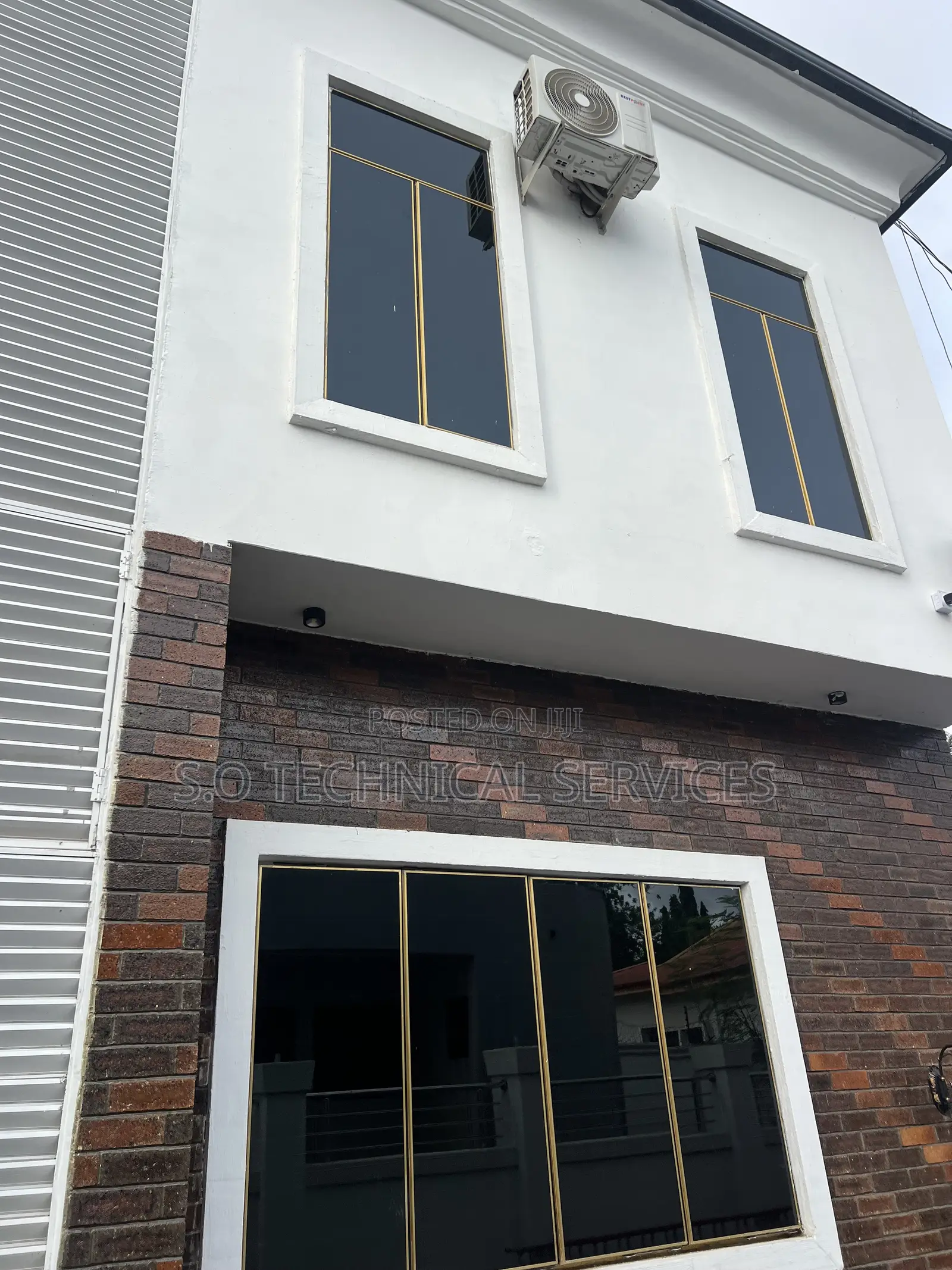 Frameless Aluminum Window
