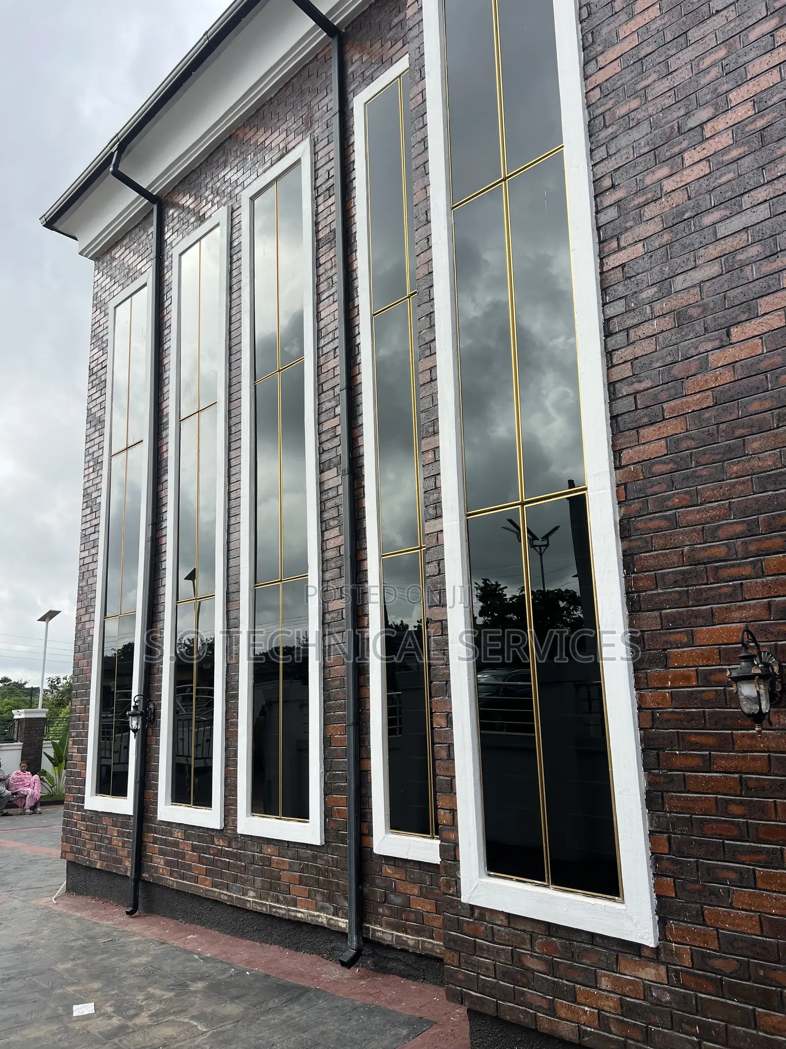 Frameless Aluminum Window