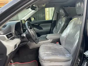 Toyota Highlander XLE 2021 Black