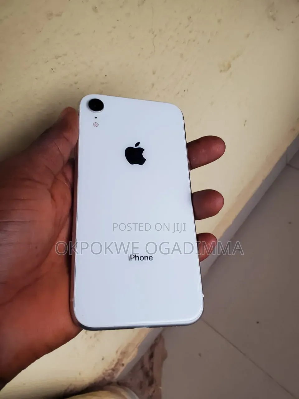 Apple iPhone XR 64 GB White
