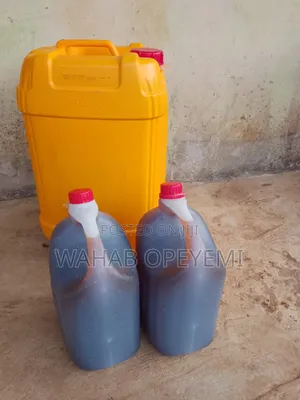 Natural Honey Vendor