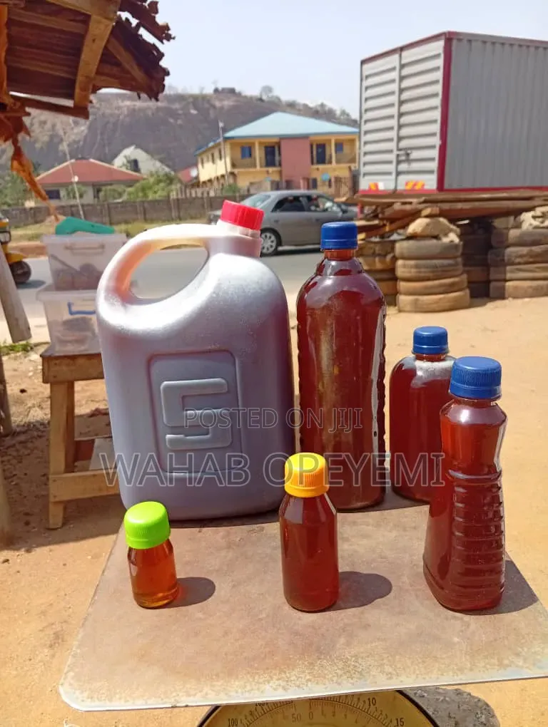 Natural Honey Vendor