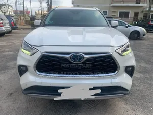 Toyota Highlander Hybrid 2022 White