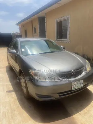 Toyota Camry XLE 4dr Sedan (2.4L 4cyl 4A) 2003 Gray