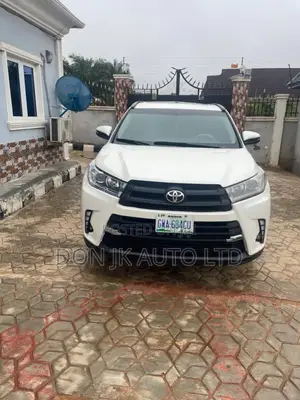 Toyota Highlander XLE 4dr SUV (3.5L 6cyl 6A) 2015 White