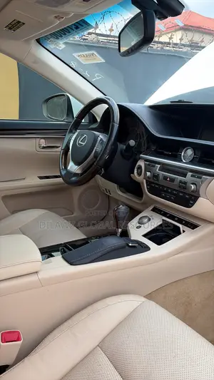 Lexus ES 350 FWD 2015 White