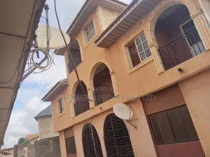 8bdrm Block of Flats in Akute Otun, Yakoyo/Alagbole for sale