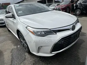 Toyota Avalon Touring (3.5L 6cyl 6A) 2018 White