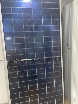 600w Jinko 144cell 9bb Panel