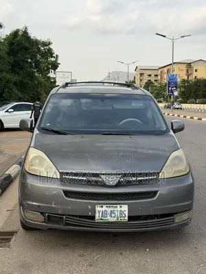 Toyota Sienna 2004 Gray