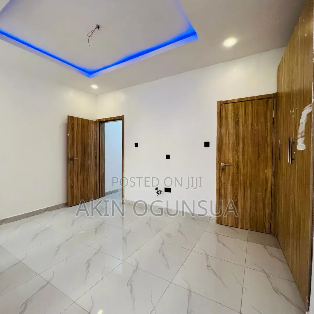 5 Bedroom Duplex