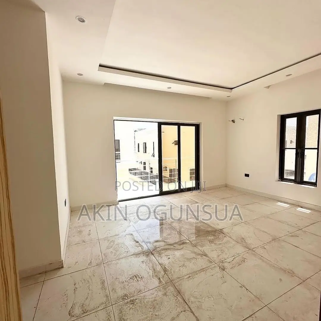 5 Bedroom Duplex