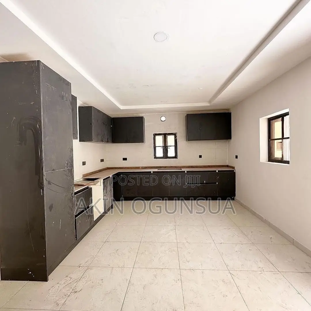 5 Bedroom Duplex