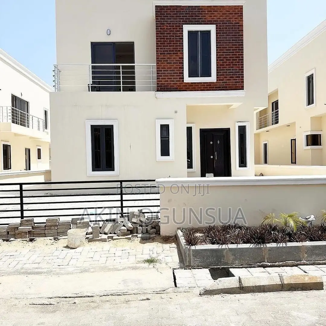 5 Bedroom Duplex