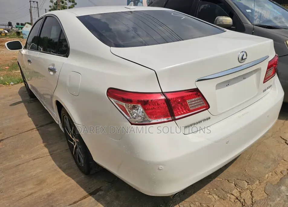Lexus ES 2012 White
