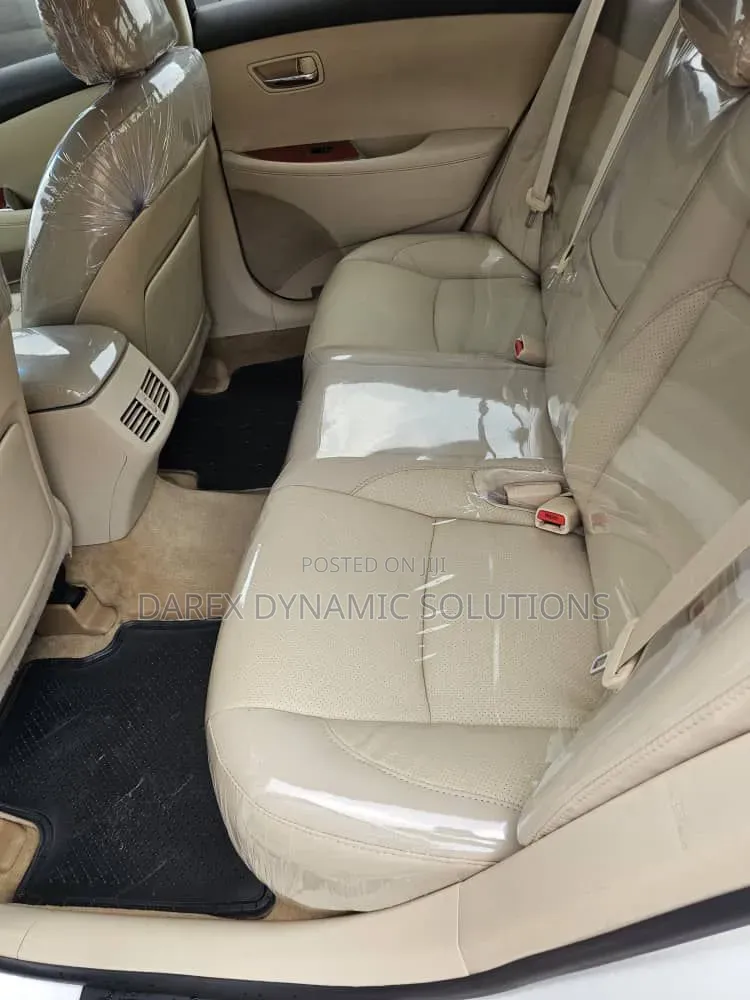 Lexus ES 2012 White