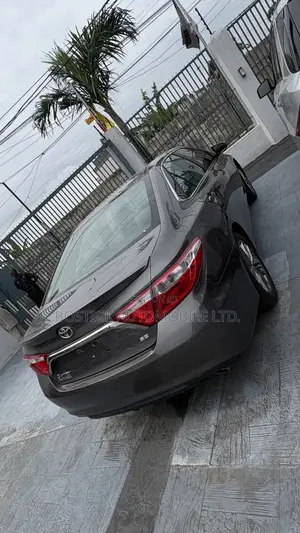 Toyota Camry SE 4dr Sedan (2.5L 4cyl 6A) 2016 Gray