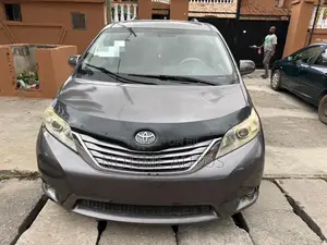 Toyota Sienna 2012 Gray