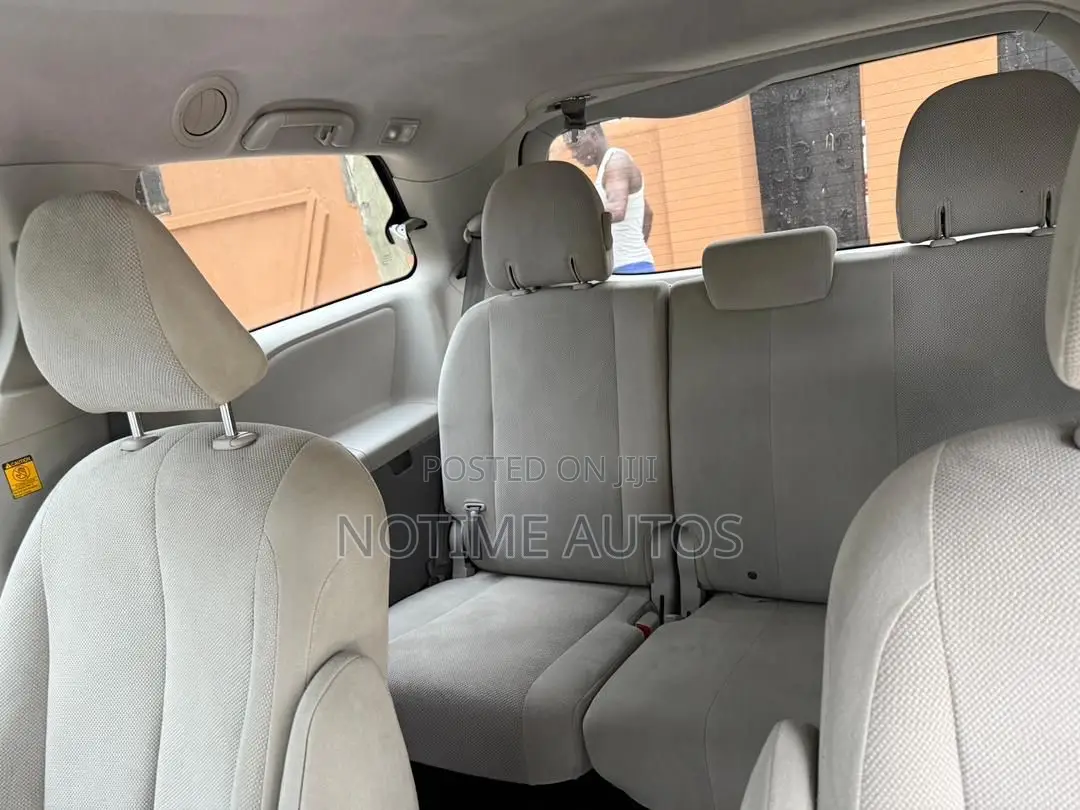 Toyota Sienna 2012 Gray